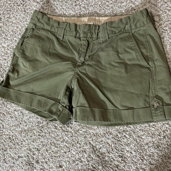 Banana Republic Shorts Womens 6 Olive Green Weekend Short Chino Stretch Cuffed - Picture 1 of 10